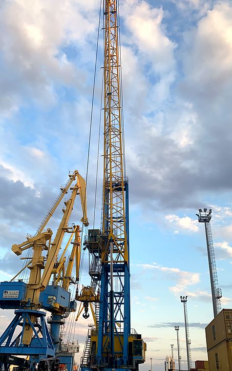 Harbour cranes